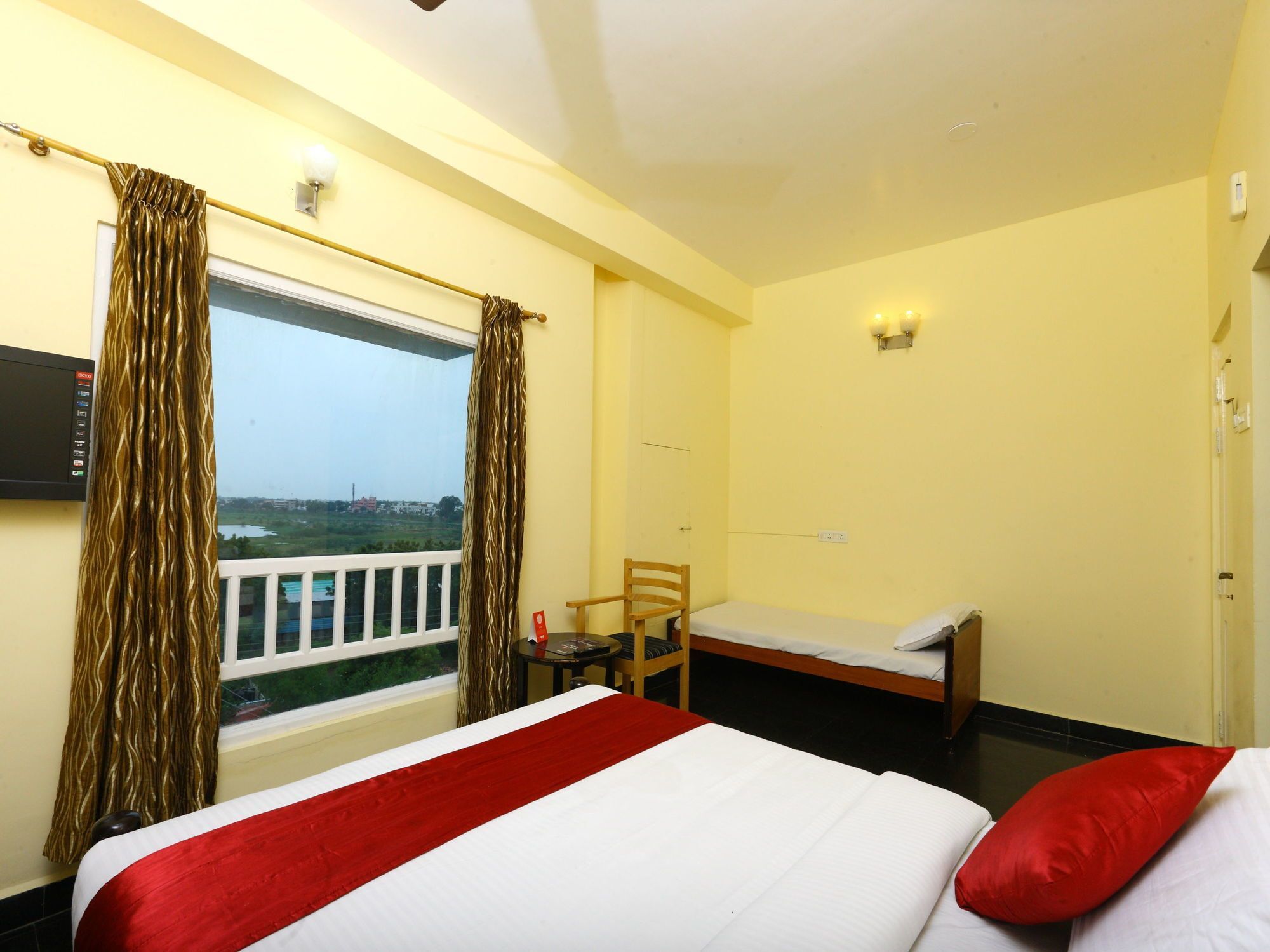 Oyo 10630 Hotel Nano Turf Maduraj Zewnętrze zdjęcie