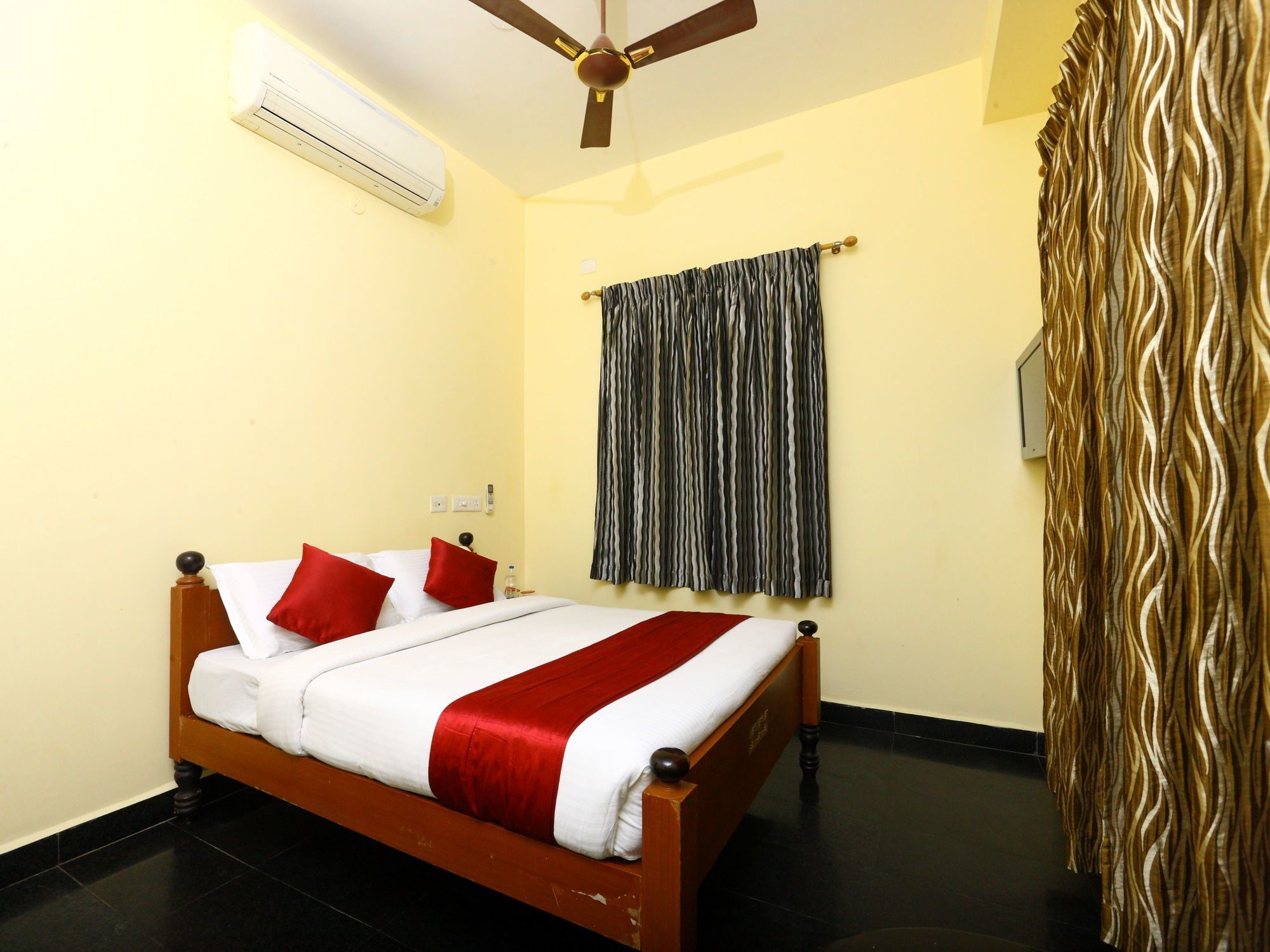 Oyo 10630 Hotel Nano Turf Maduraj Zewnętrze zdjęcie